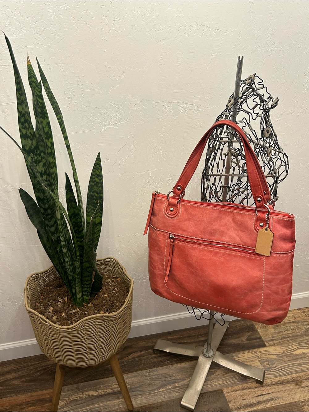 Coach Coral Leather Large‎ Tote Shoulder Bag Gently Used
